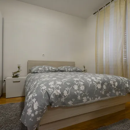 Apartman Vicenco Location Split